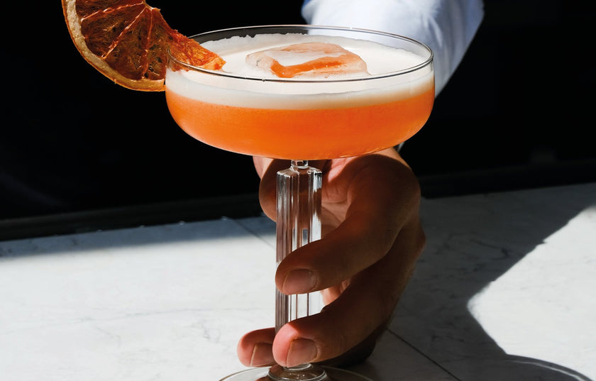 Jungle Bird cocktail med torkad blodapelsin – Drinkbolaget